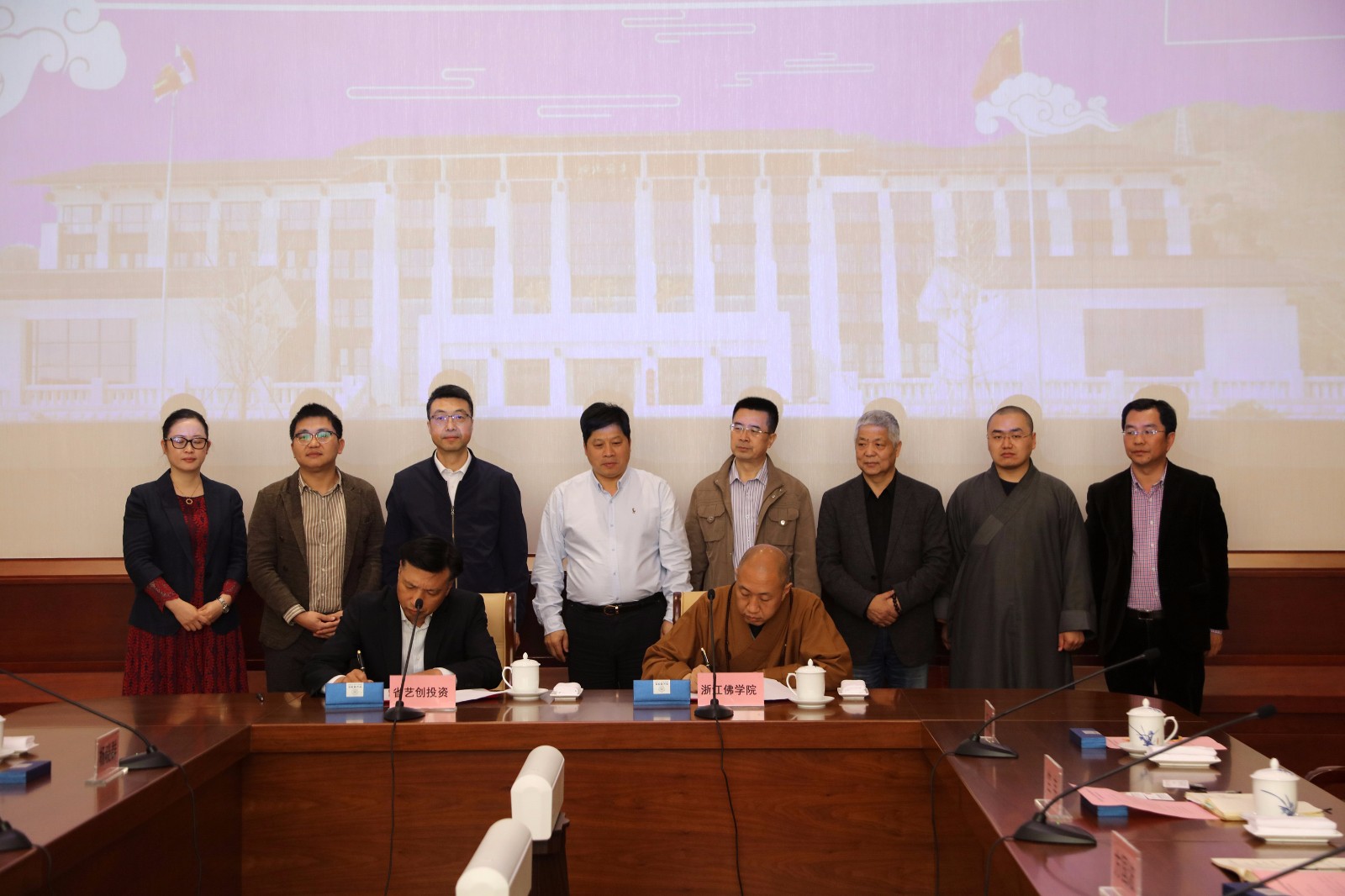 1524216633389633.jpg 簽約.jpg