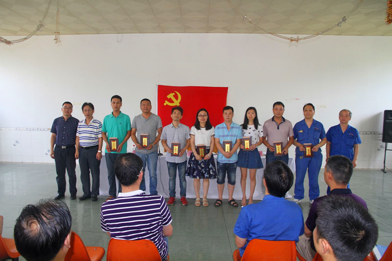 集團(tuán)各級(jí)黨組織多種形式慶祝建黨96周年