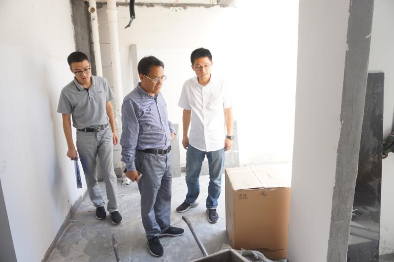 集團公司副總經(jīng)理徐旭陽赴商業(yè)公司開展安全檢查