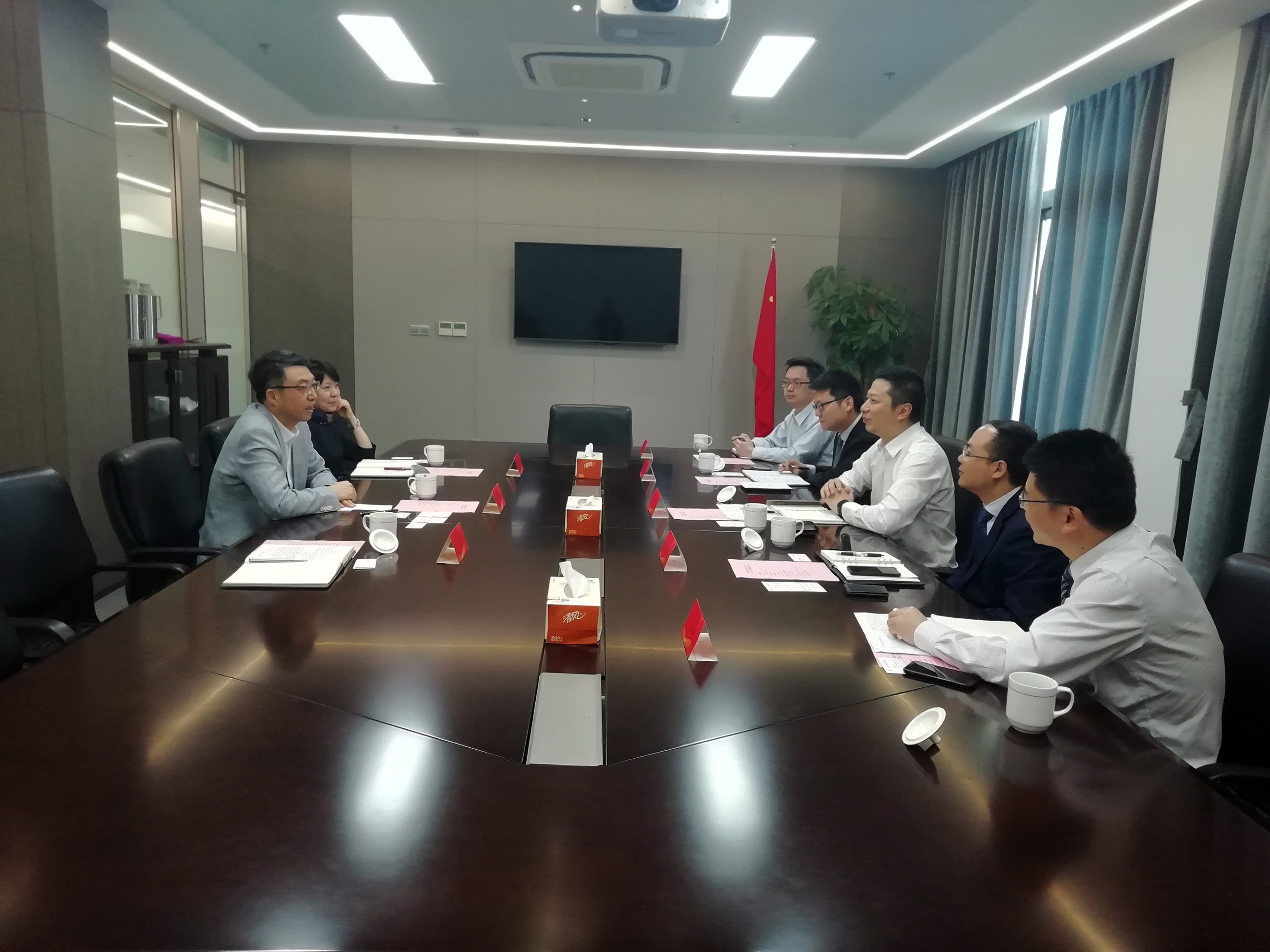 寧波銀行杭州分行行長蔣凱一行到集團(tuán)洽談合作