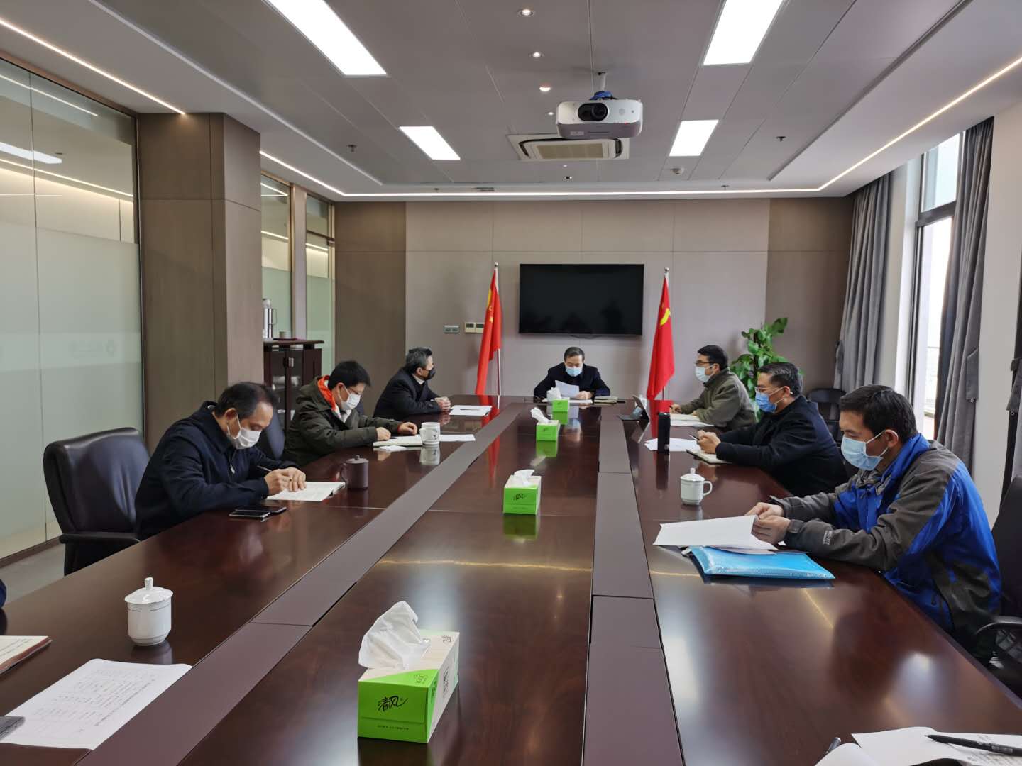 集團(tuán)黨委召開疫情防控和復(fù)工復(fù)產(chǎn)專題會(huì)議