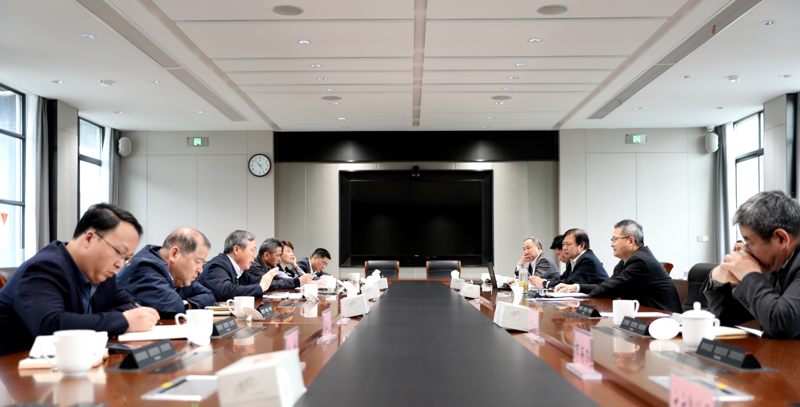 省二輕集團(tuán)與嵊州市委市政府召開中國唐詩之城項(xiàng)目推進(jìn)會(huì)虞岳明出席 