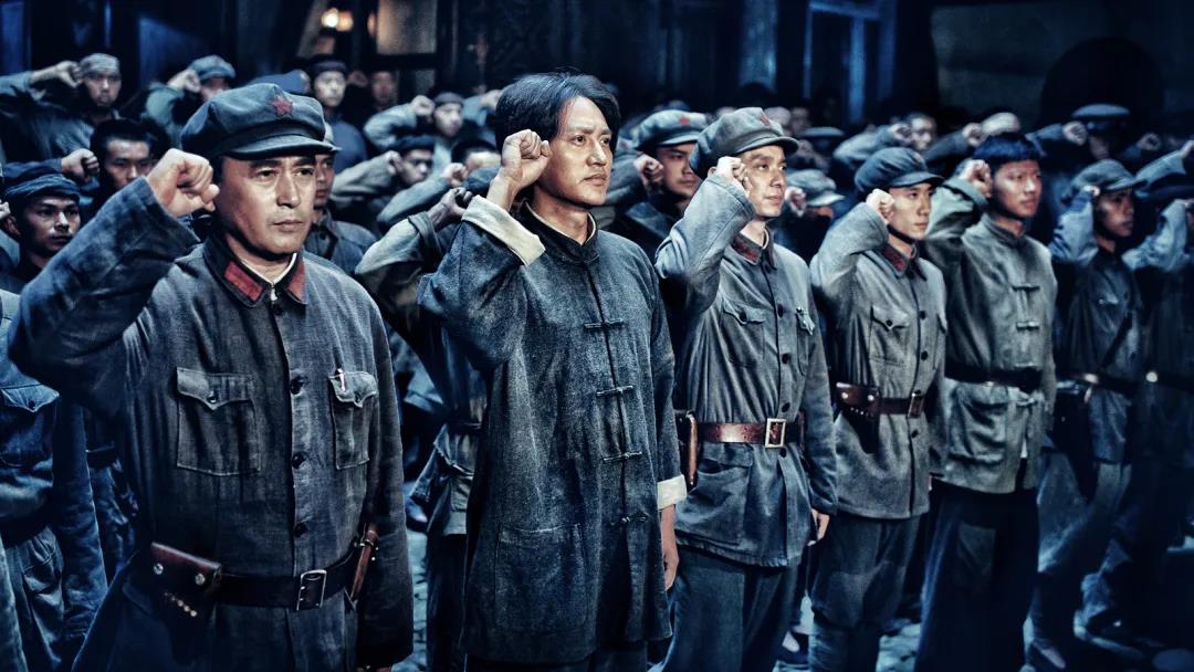 省工藝品公司第一支部集中觀看紅色黨史教育電影《古田軍號》