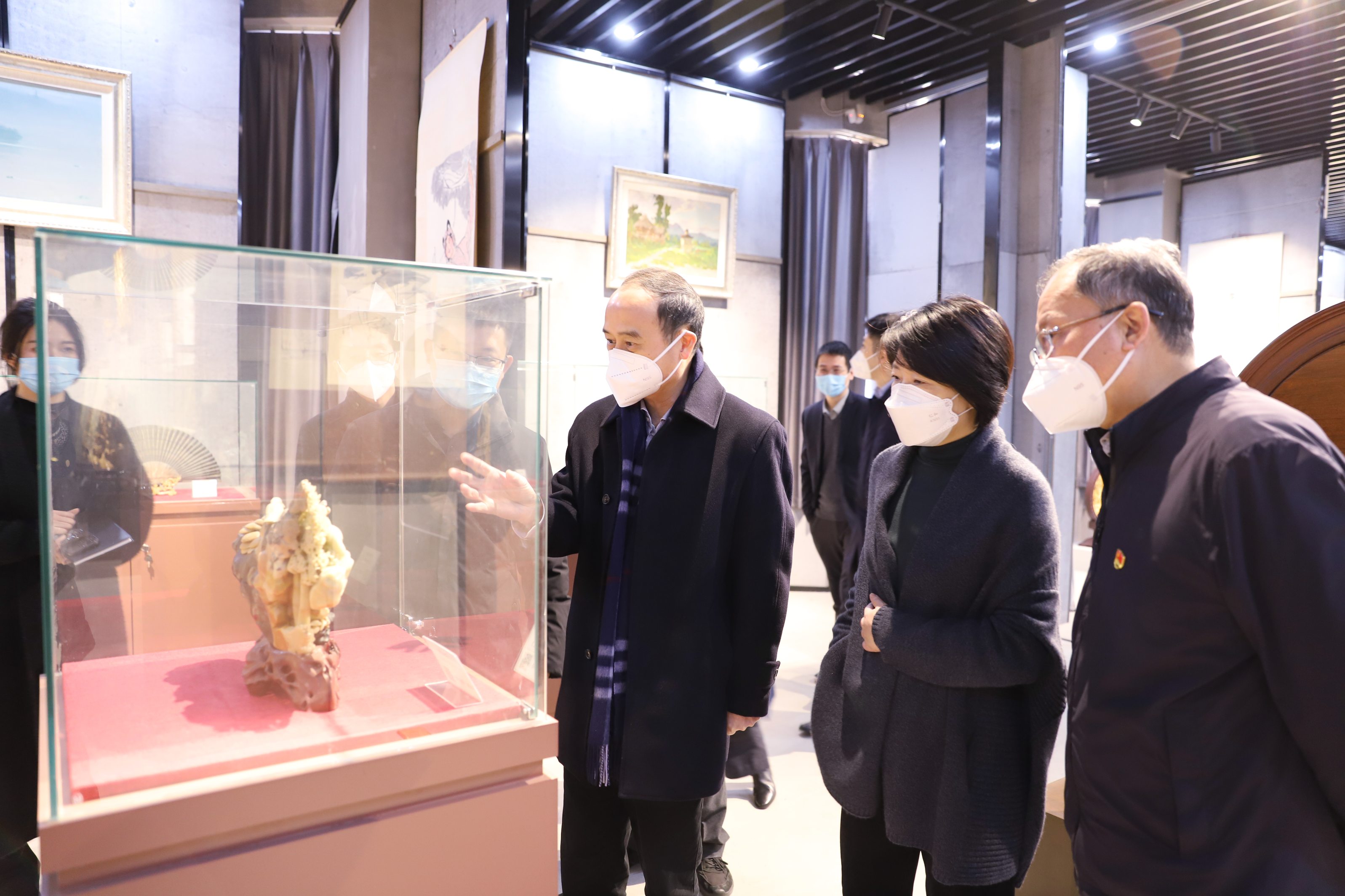 省國資委黨委委員、副主任姜揚劍到省二輕集團慰問調(diào)研