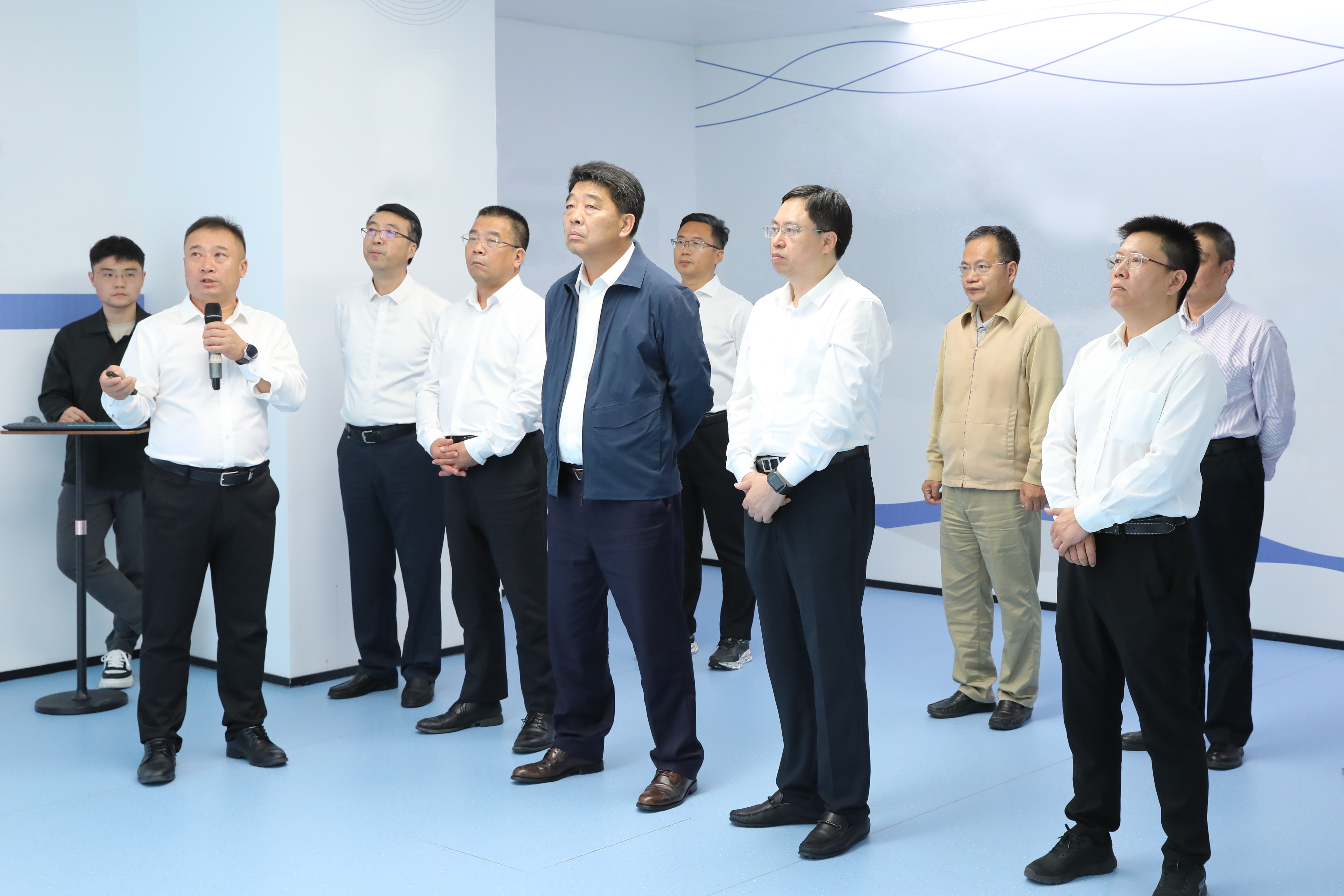 柯吉欣在省二輕集團調(diào)研時強調(diào) 錨定目標強信心 奮力攻堅開新局