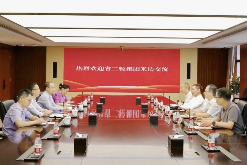 孫哲君一行到浙資運(yùn)營(yíng)、機(jī)場(chǎng)集團(tuán)和文投集團(tuán)走訪交流